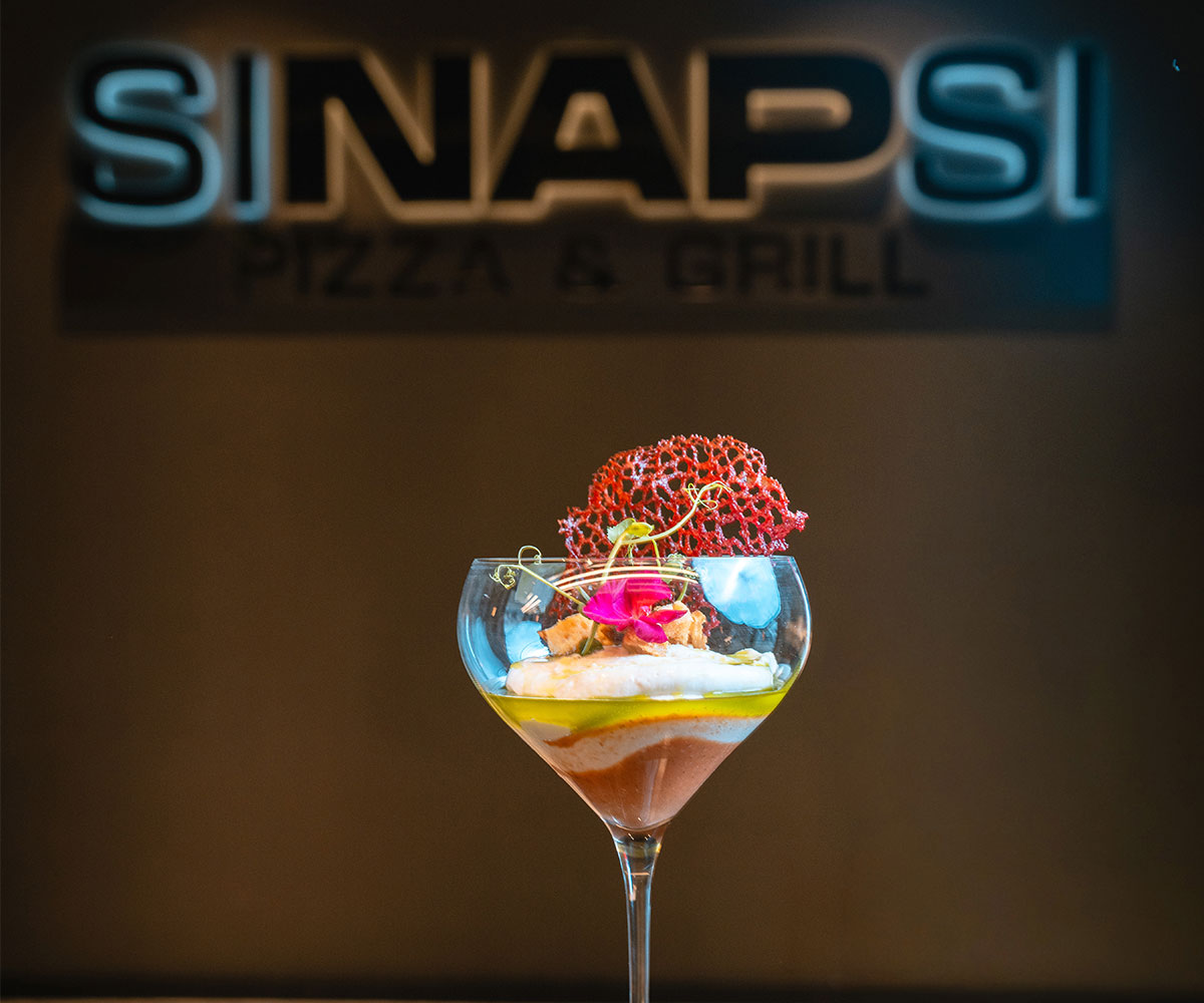Drink, pizza e grill: da Sinapsi Pizza e Grill a Torre del Greco l’esclusivo format tra musica d’autore, mixology e alta gastronomia